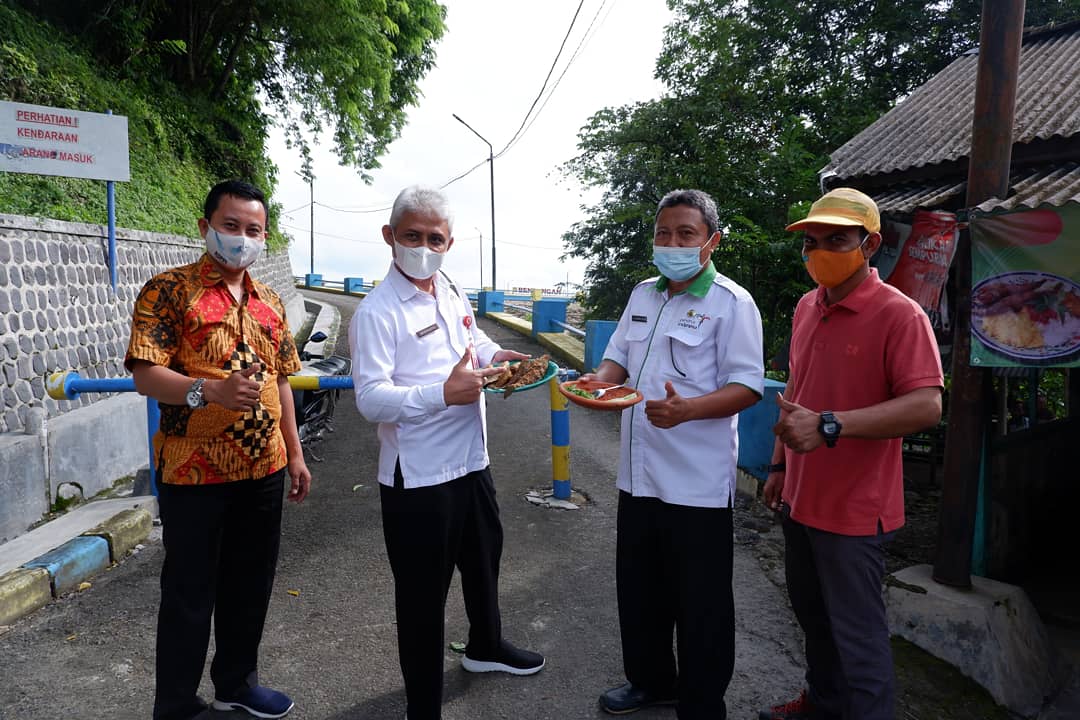 Pengarahan Pedagang Dibukanya Kembali Obyek Wisata Waduk Pacal.