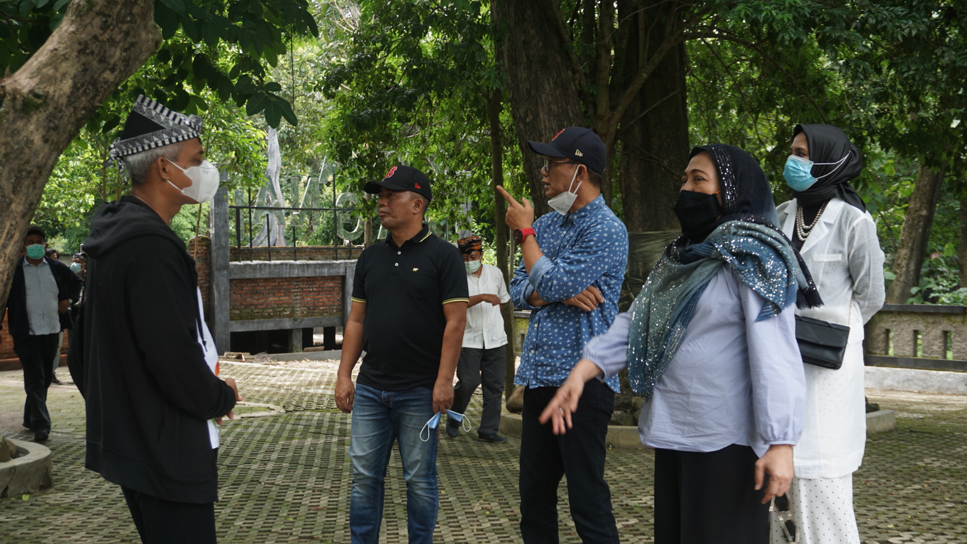 Bupati Bojonegoro ajak Mantan Bupati Ngawi Kunjungi Kayangan Api