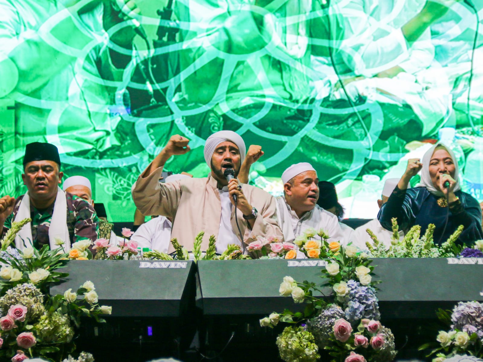 Bojonegoro Bersholawat bersama Habib Syech bin Abdul Qodir Assegaf