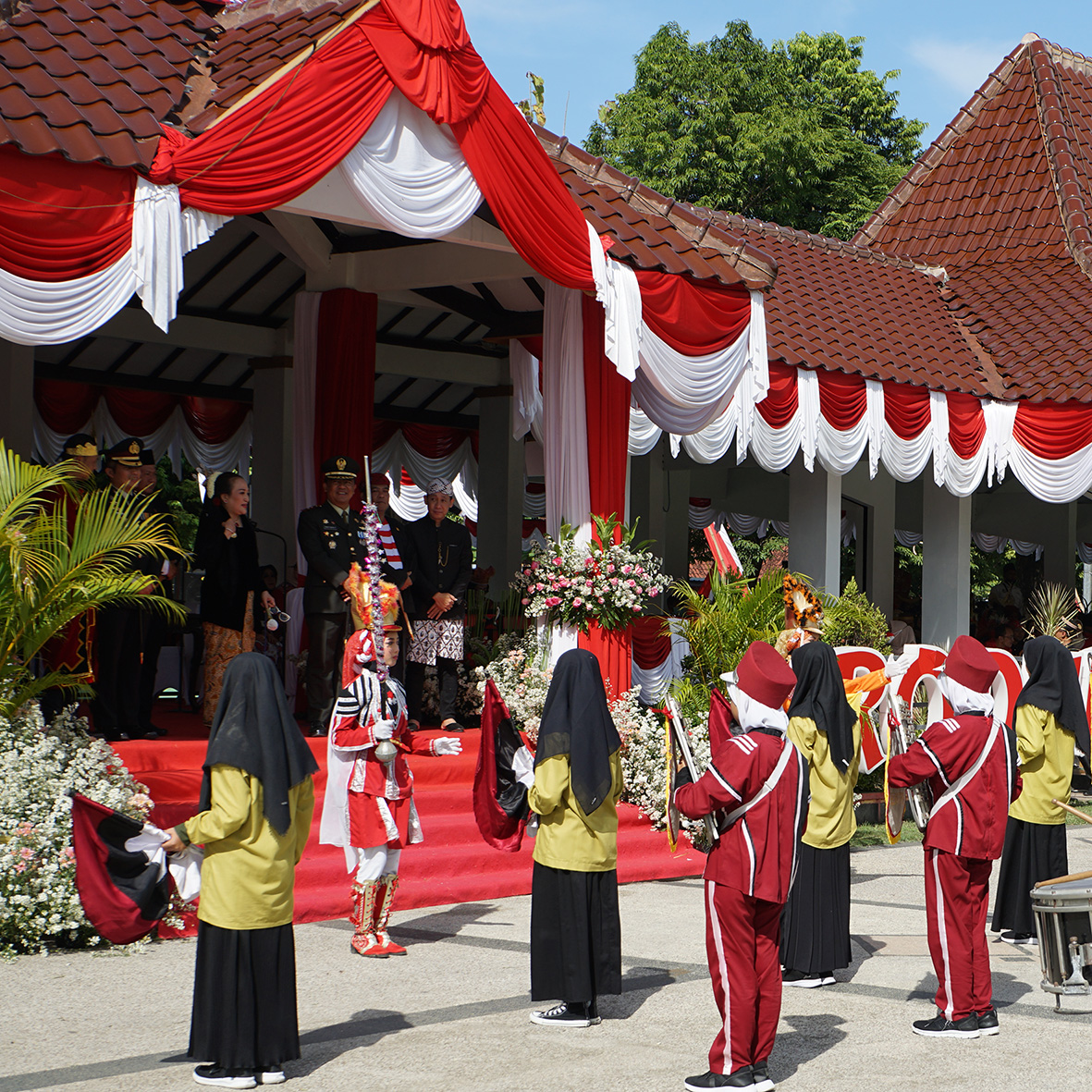 PARADE MARCHINGBAND JADI PENUTUP UPACARA PROKLAMASI KEMERDEKAAN REPUBLIK INDONESIA KE-77