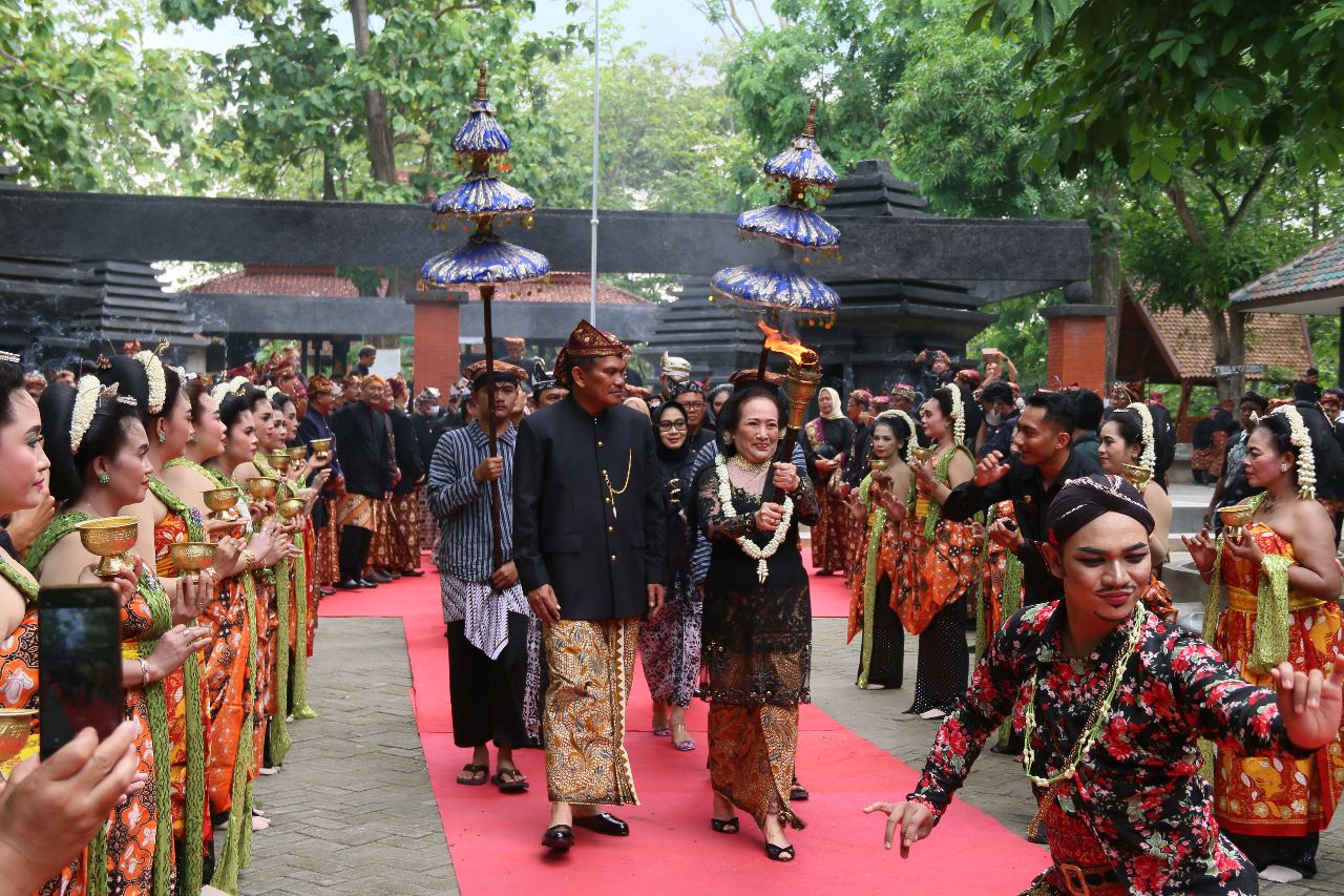PENGAMBILAN DAN PENYEMAYAMAN API ABADI HJB KE-345
