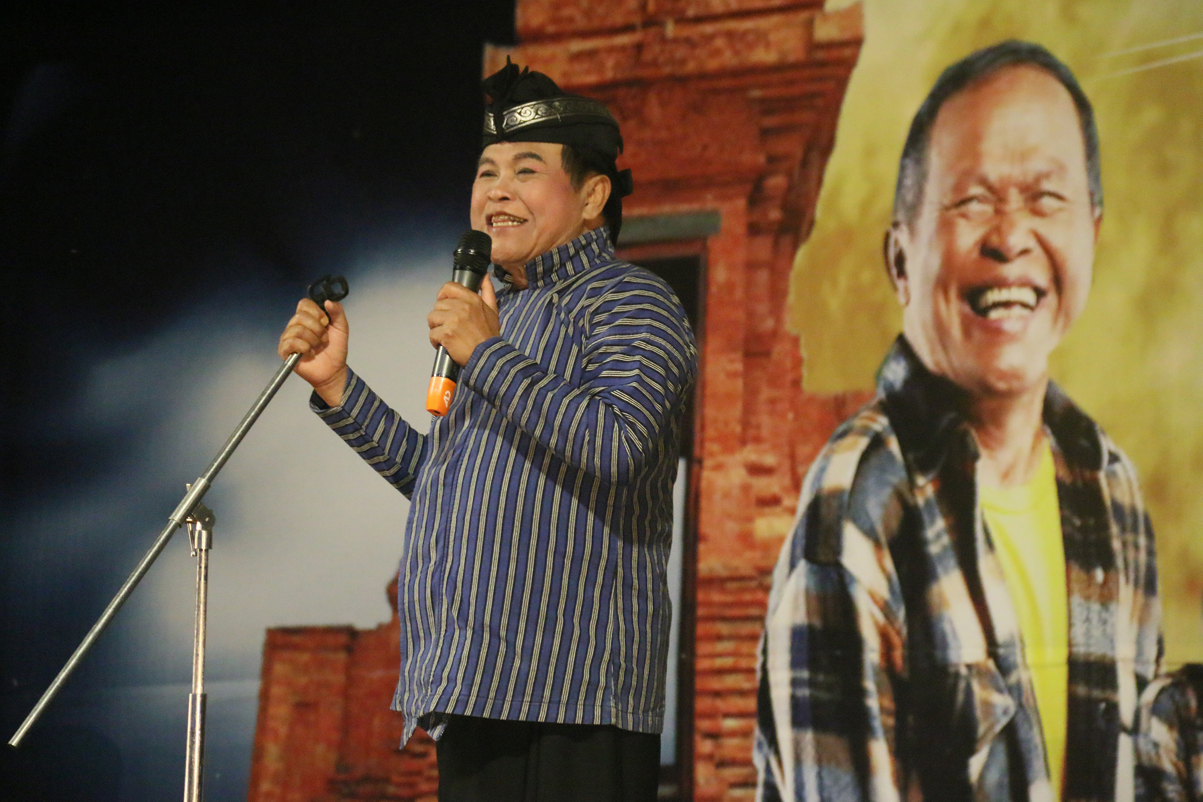 LAKON “SULANDARI BOYONG” UNDANG GELAK TAWA PENONTON