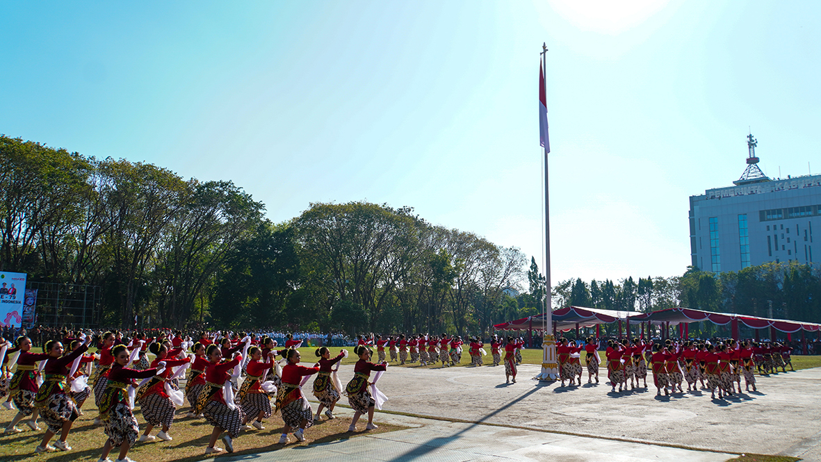 KOLABORASI SENIMAN BOJONEGORO TAMPIL DI UPACARA KEMERDEKAAN RI KE-79