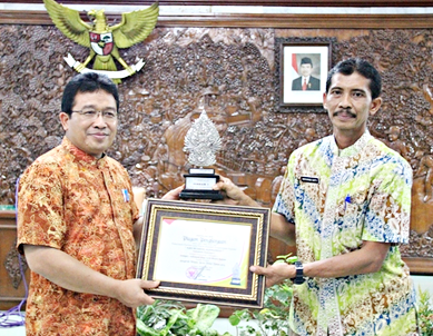 Agro Wisata Belimbing Ngringin Rejo Meraih Penghargaan Anugerah Wisata Jawa Timur 2014